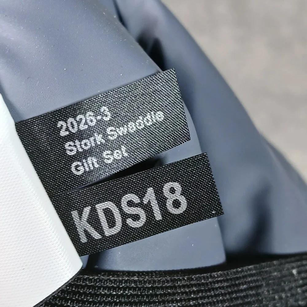 Timbuk2 stork swaddle